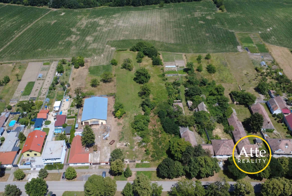 pozemok na predaj Abrahám