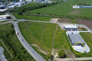 Komerčný stavebný pozemok 3665 m² + 701 m² komunikácia — fotografia 3